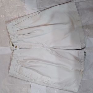 Eddie Bauer Men's Classic Fit Size 38 Ivory Shorts